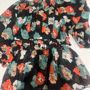 Floral blouse! Worn once for a pumpkin patch photo session. Excellent condition